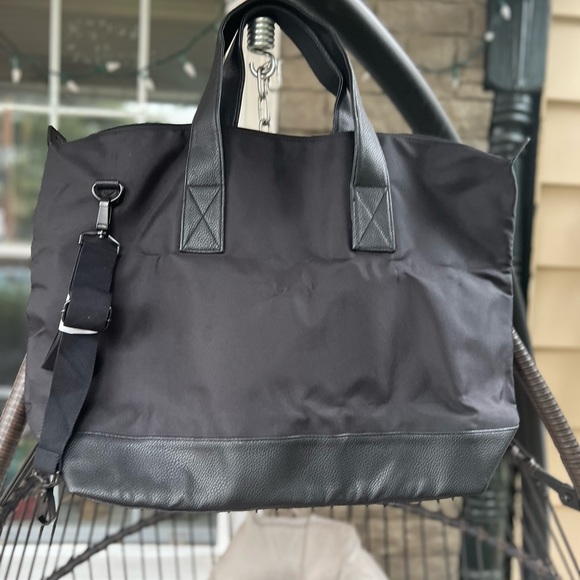 YVES SAINT LAUREN PERFUME BLACK TRAVEL BAG - Picture 7 of 16